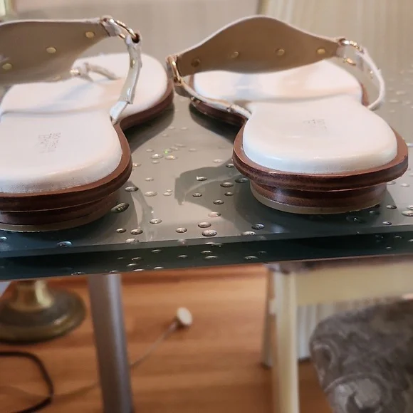 Michael Kors White and Gold Women's Sandals - Picture 3 of 4